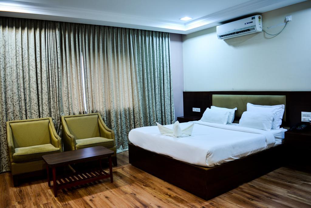 Serene Boutique Hotel Bangalore Exterior foto